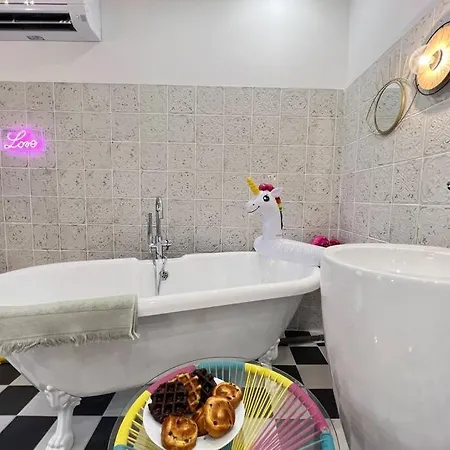La Popart - Baignoire - Lit Rond شقة *